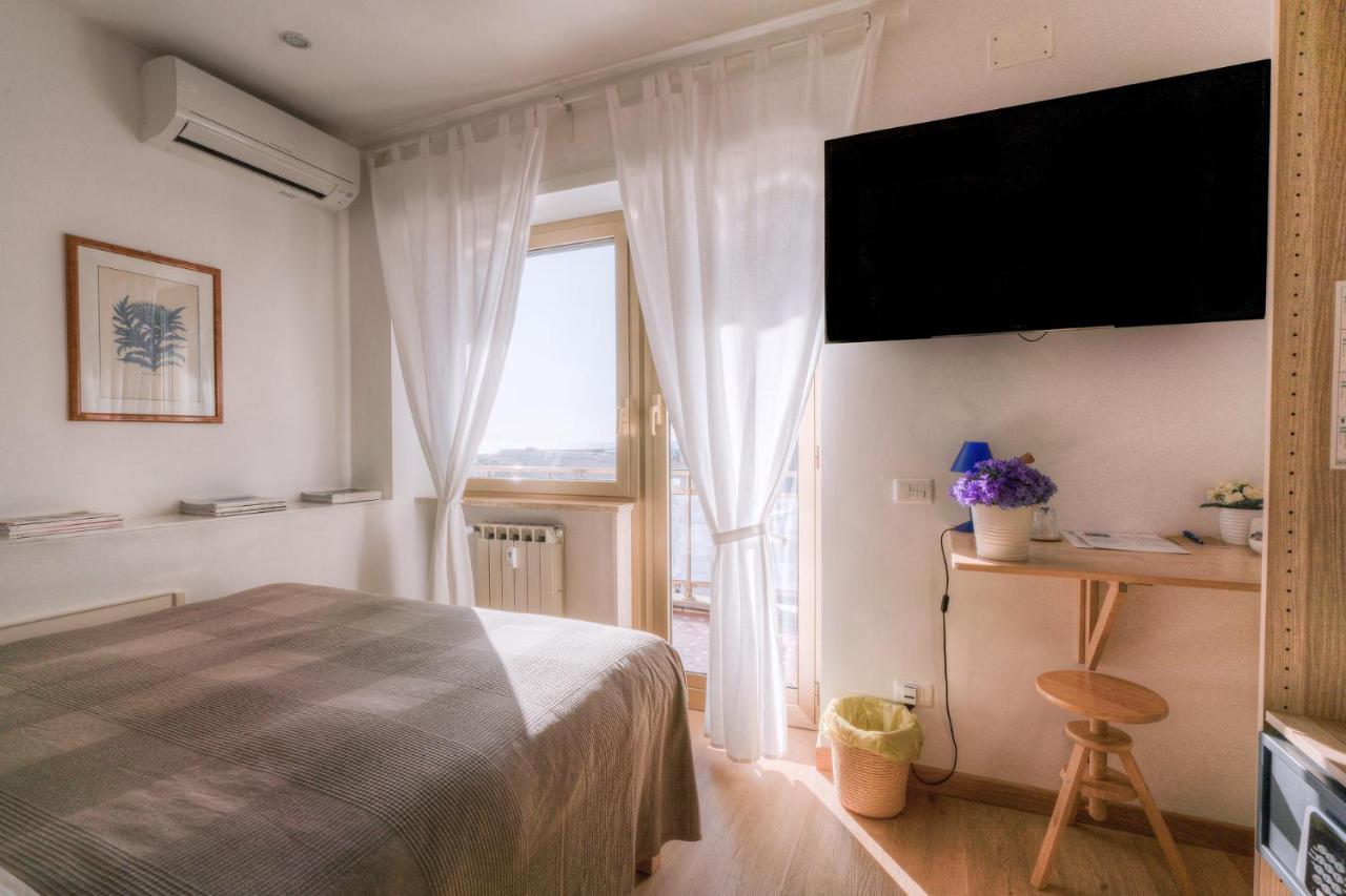 La Casa Sul Mare Bed & Breakfast Чивитавекия Екстериор снимка